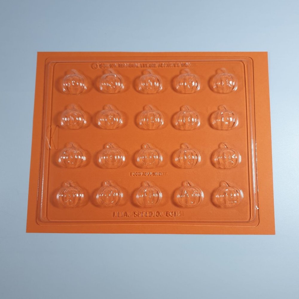Vintage Candy Mold Pumpkin Mini 1.25 Inch Holiday Polymer Clay Fondant 1990 Soap